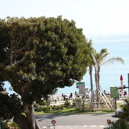 Victoria Palace Sea View Apartment *