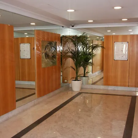 Victoria Palace Sea View Apartment *