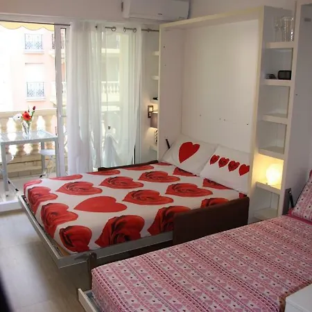 Victoria Palace Sea View Апартаменты
