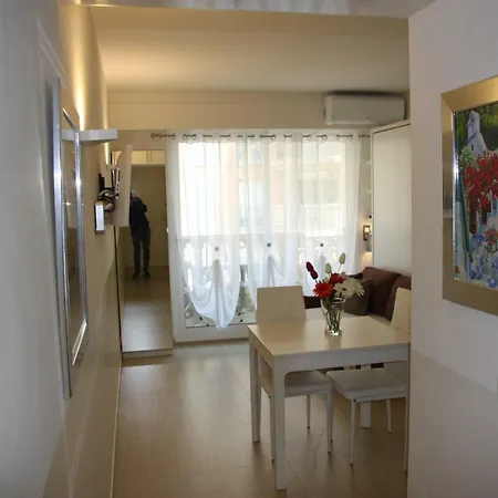 Апартаменты Victoria Palace Sea View *